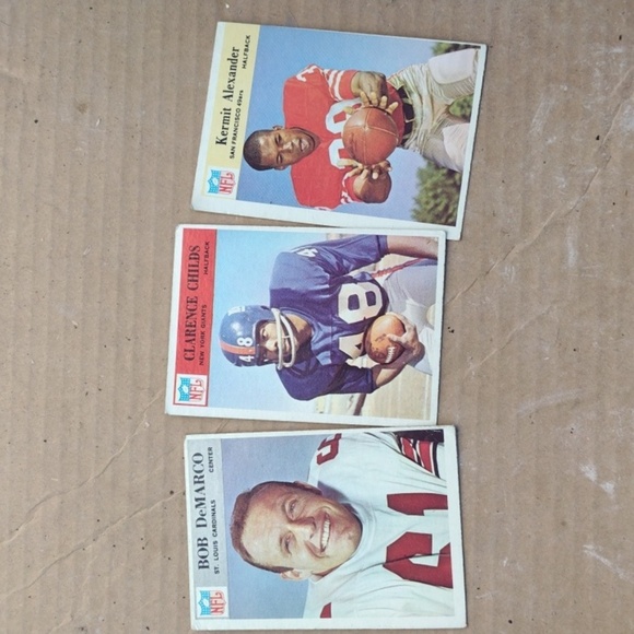 1961 Football Cards - Picture 1 of 2
